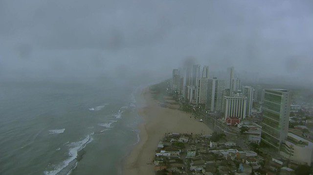 Imagem captada pelo Globocop antes da queda em Pernambuco na manhã desta terça-feira (23) (Foto: Reprodução/TV Globo) 
