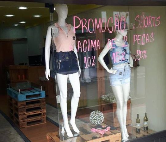 Tradicional liquidação do polo de confecções da Glória acontece a partir de quinta