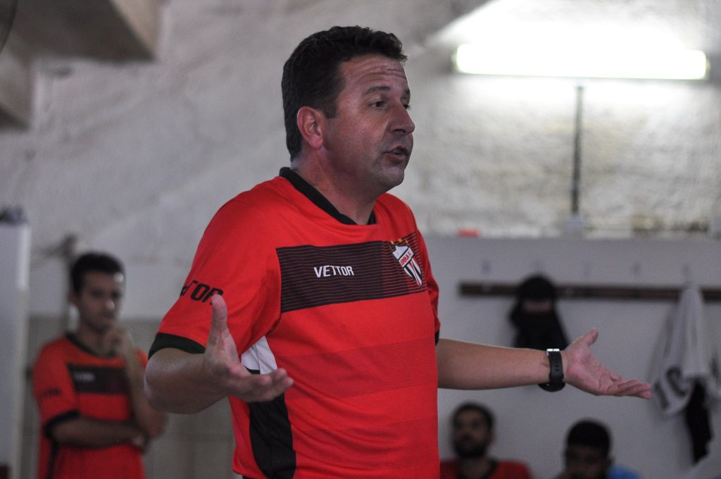Gian Rodrigues pede desligamento e não é mais técnico do Serra