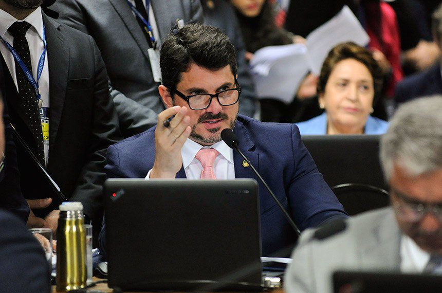 Melhores e piores políticos do Espírito Santo na esfera federal