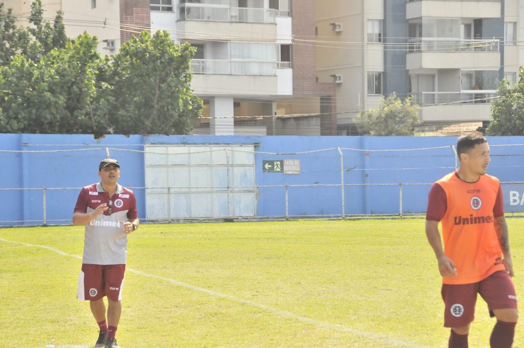 Erich Bomfim aprova desempenho da Desportiva em "prova de fogo" diante do Vitória