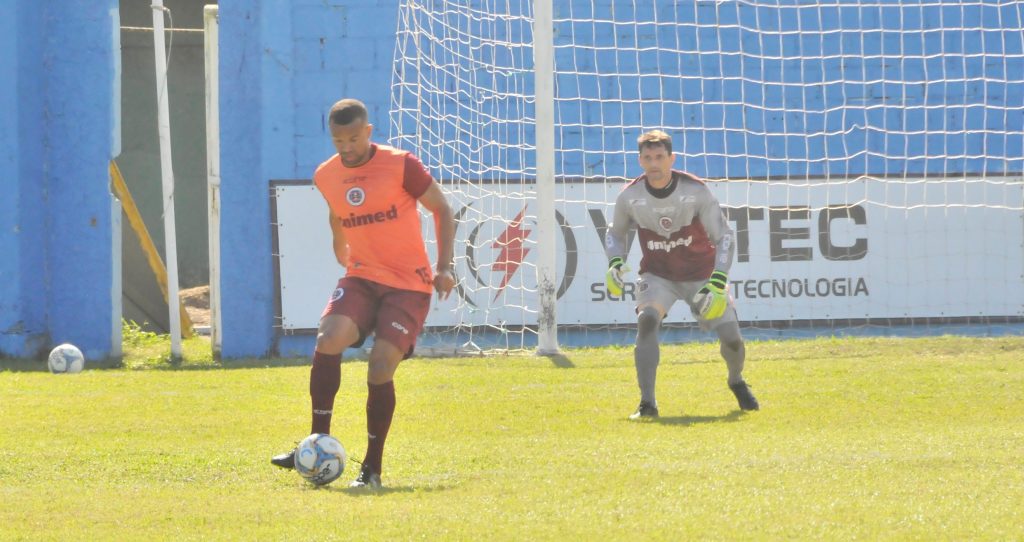 Lucas Trindade lamenta empate na última rodada e pede Desportiva agressiva diante do Linhares