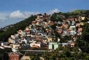 Homem é baleado durante troca de tiros com a PM no Cruzamento