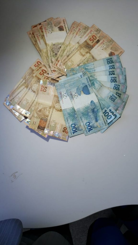 Três pessoas são presas por suspeita de aplicar golpes em Guarapari