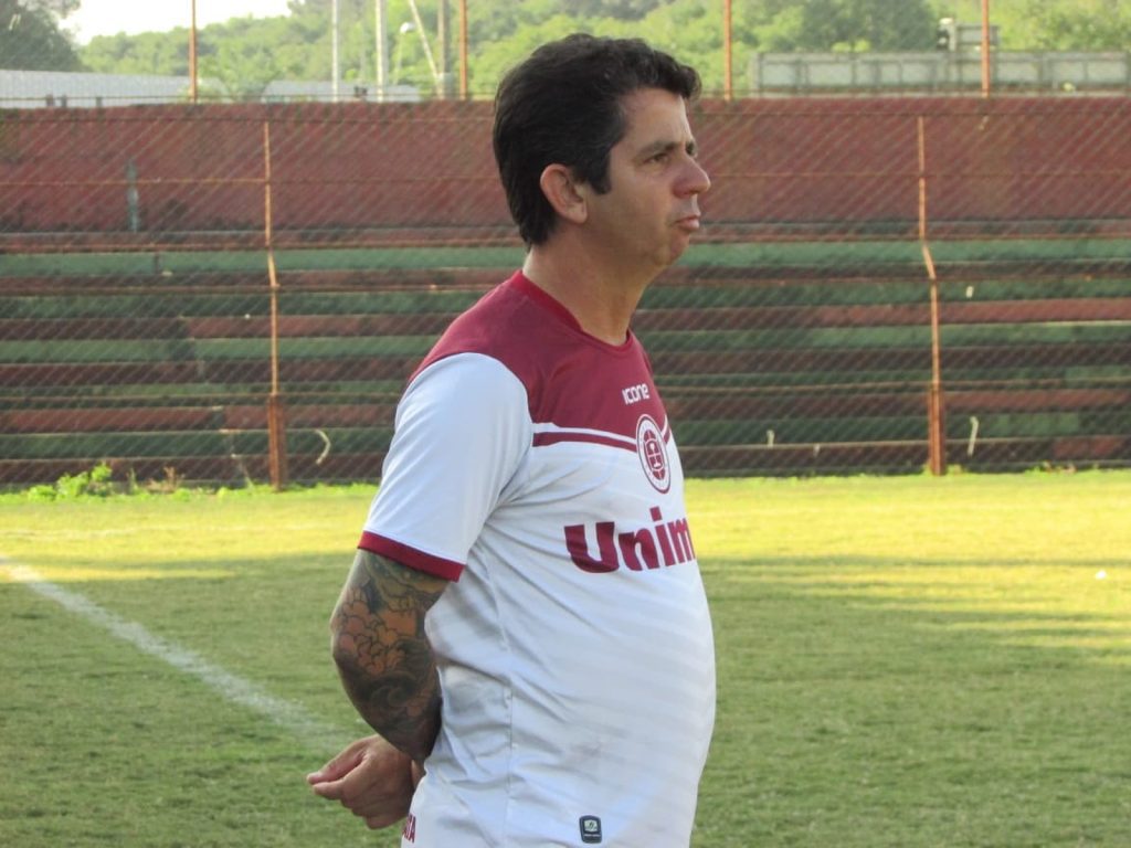 Desportiva Ferroviária demite o técnico Marcelo Henrique