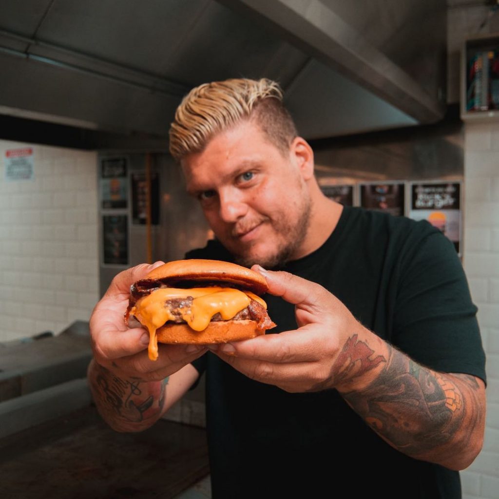 Dia do Hambúrguer tem promoções e o amor dos capixabas pelo sanduíche