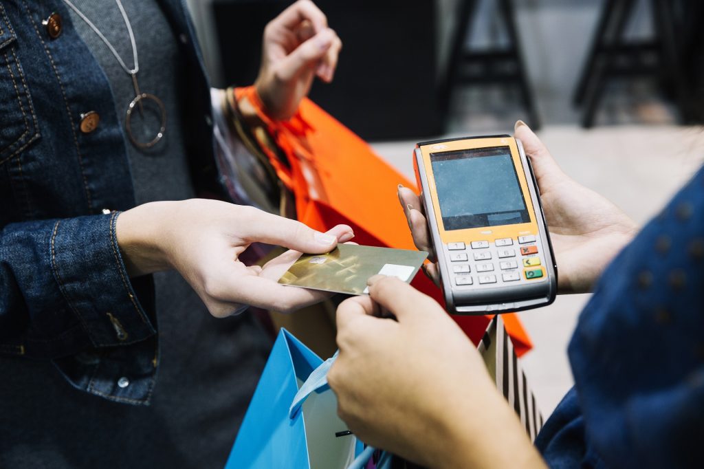 Dia do consumidor: como aproveitar as promoções sem correr riscos