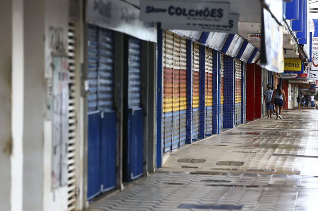 Dia do Comerciário: Covid-19 e demissões impactaram trabalhadores do setor