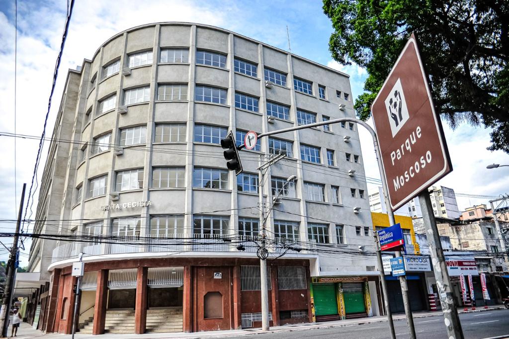 Prédio abandonado no Centro de Vitória será novo lar para 35 famílias de baixa renda