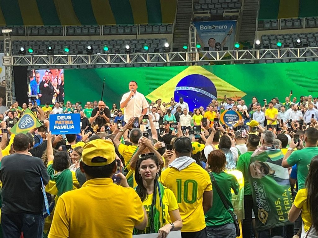 Lula toma a dianteira, mas segue tecnicamente empatado com Bolsonaro no ES Lula toma a dianteira, mas segue tecnicamente empatado com Bolsonaro no ES