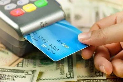 Black Friday no ES: medo de golpes atinge 86% dos consumidores