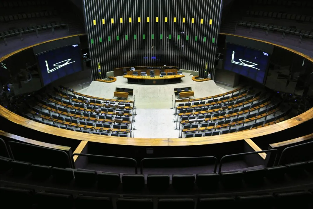Com sessões presenciais suspensas na Câmara dos Deputados, parlamentares do espírito Santo custaram mais de R$ 15 milhões aos cofres públicos
