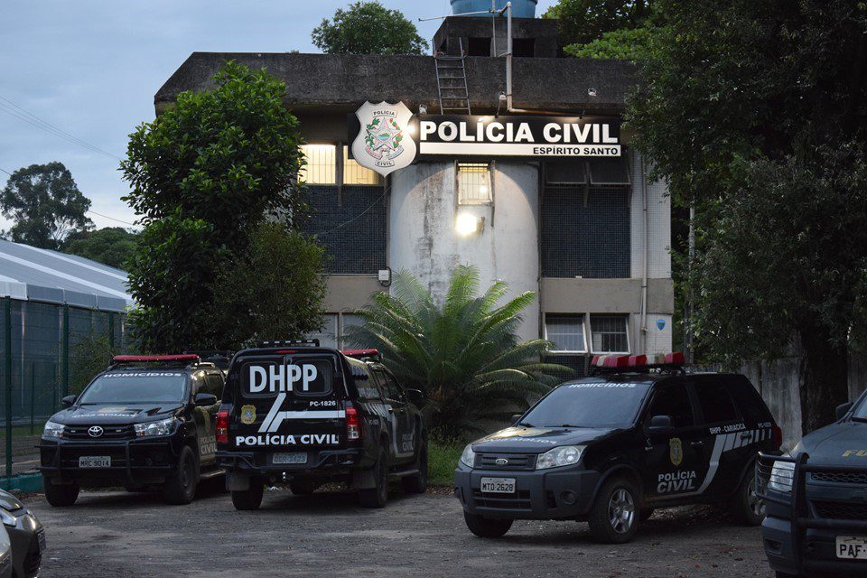 Quatro homens da mesma família são mortos a tiros em Cariacica; amigo é baleado
