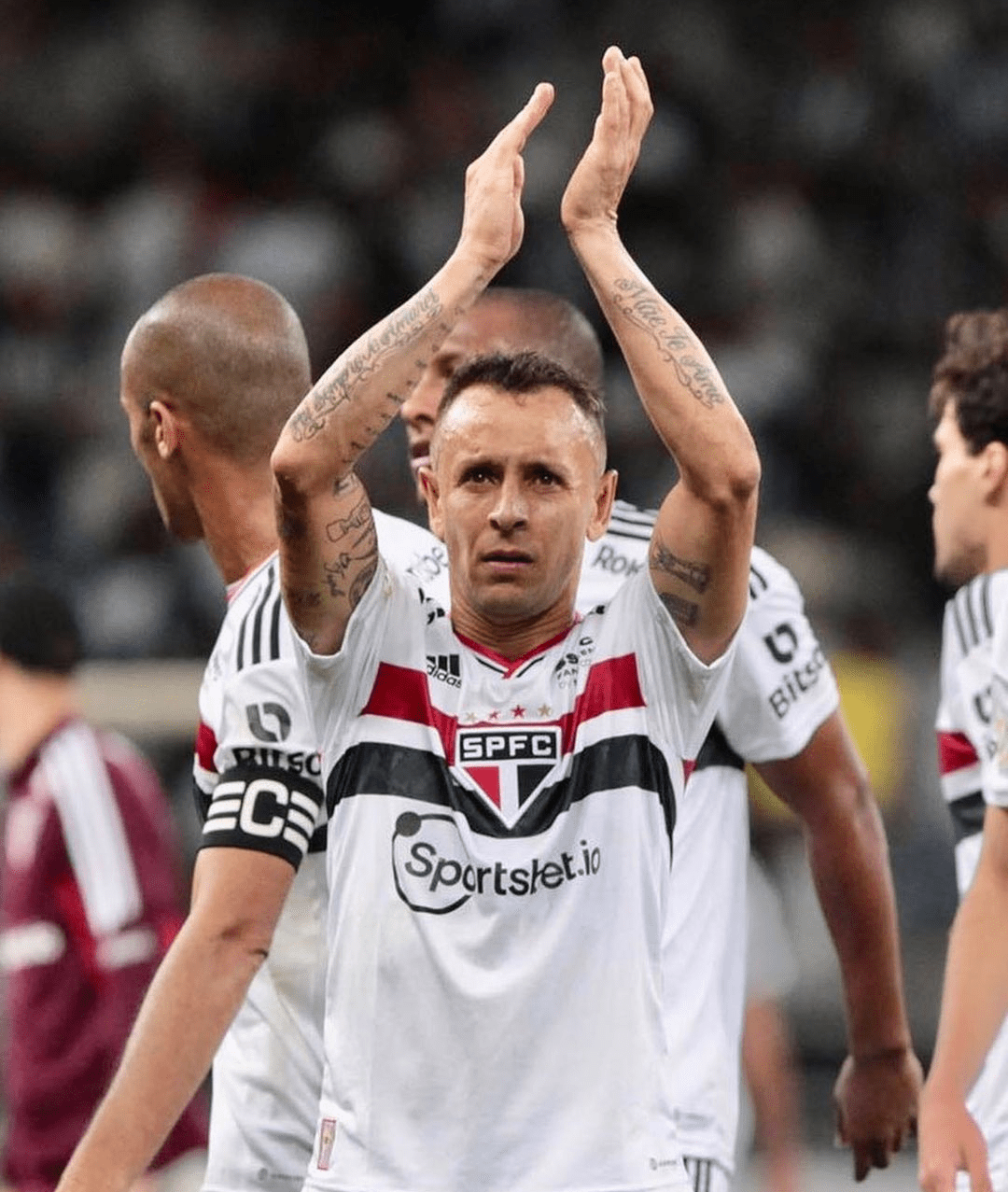 São Paulo pega Atlético GO, no Morumbi, em busca da classificação na  Sul-Americana - ES HOJE