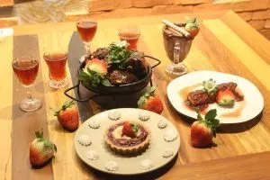 Restaurantes e cafeterias incrementam cardápios para a Festa do Morango de Pedra Azul