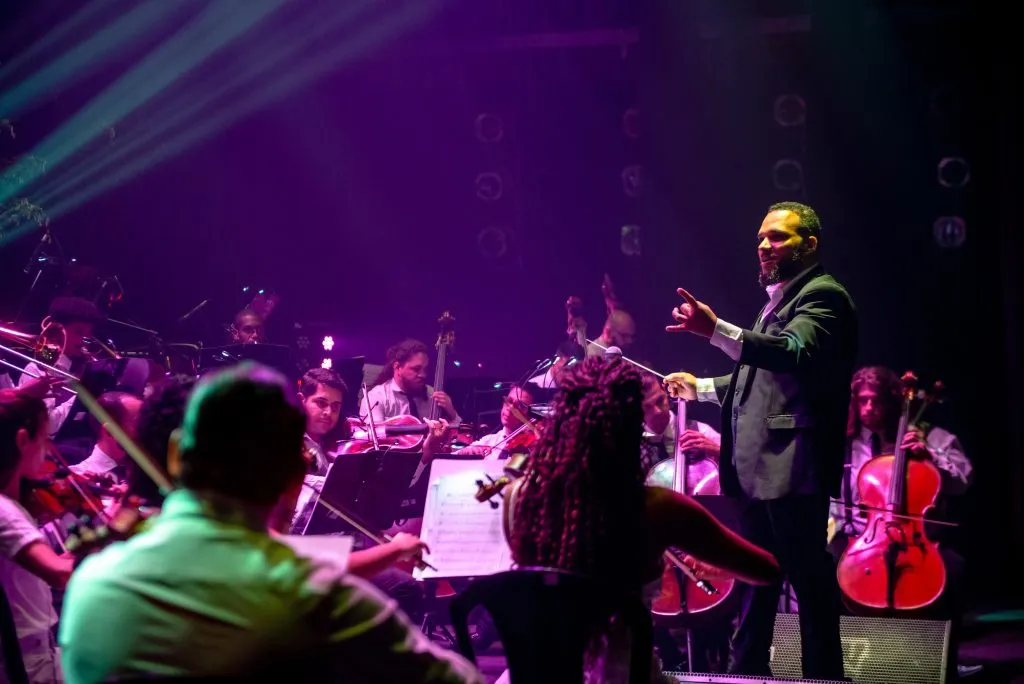 Orquestra Filarmônica Moderna Brasileira convida Pedro Mariano em concerto inédito Orquestra Filarmônica Moderna Brasileira convida Pedro Mariano em concerto inédito