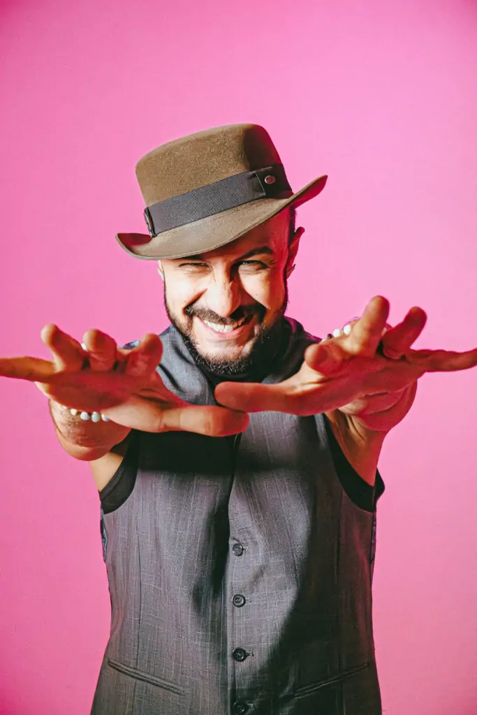 Nano Vianna comemora 20 anos de carreira com show no Teatro da Ufes