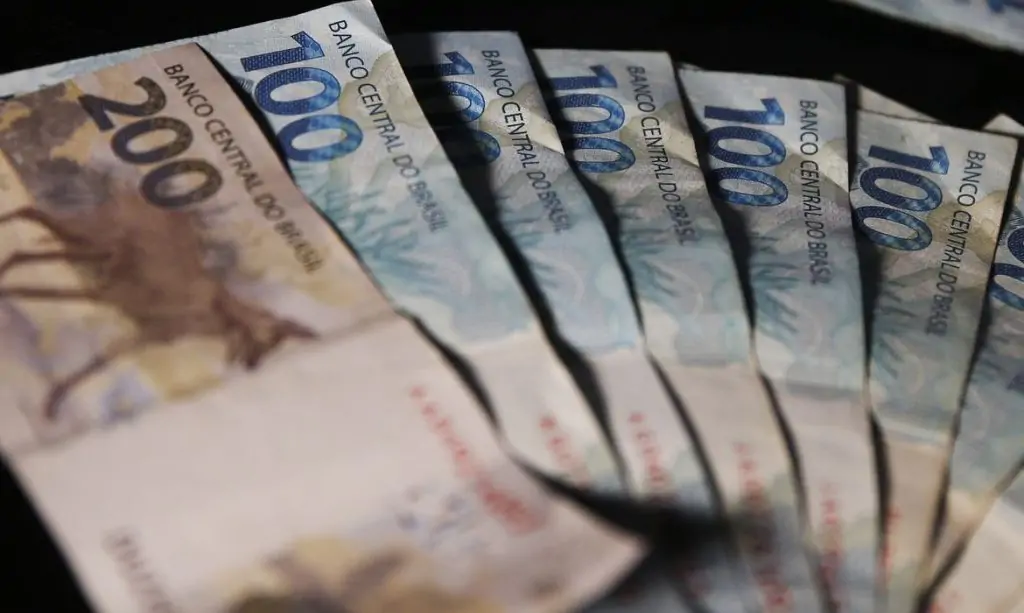 Veja como declarar conta-corrente, caixinhas e poupança no Imposto de Renda