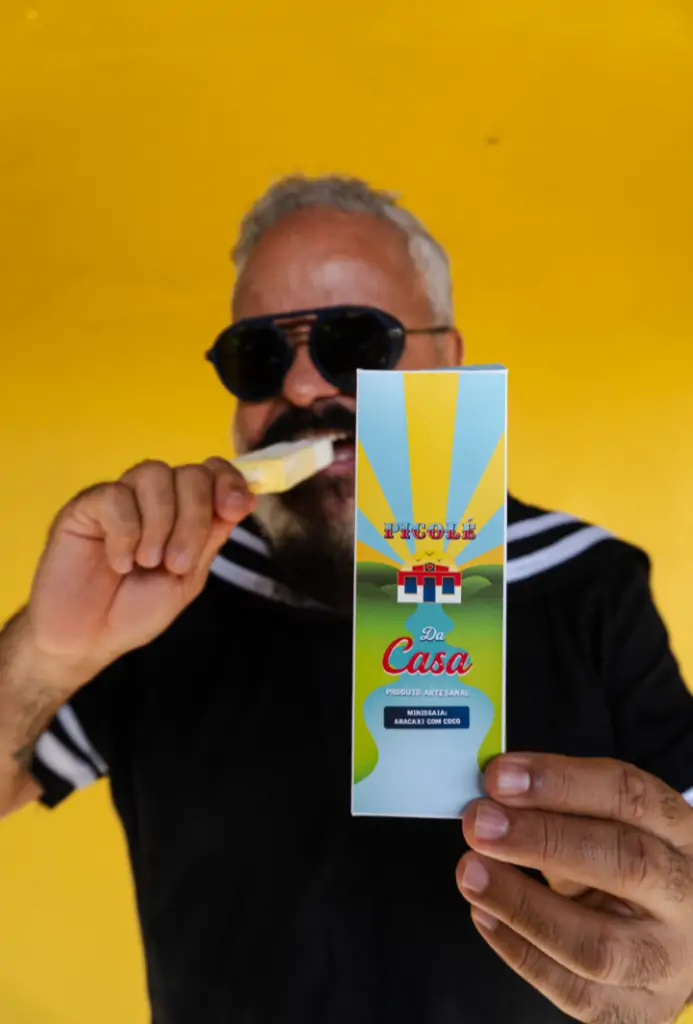 Artesãos de Regência e Povoação expõem produtos, com curadoria do estilista Ronaldo Fraga