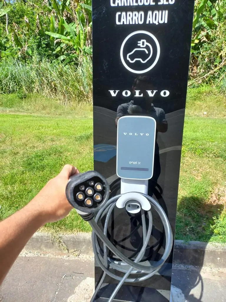 Carregadores para veículos híbridos e elétricos são instalados na BR 101