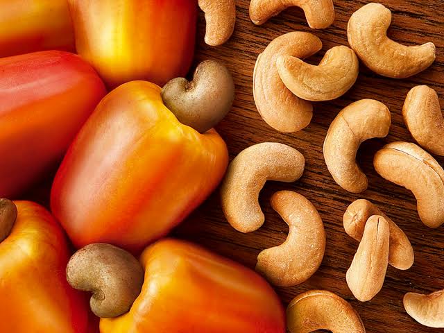 Outubro Rosa: conheça os alimentos que ajudam na prevenção e tratamento
