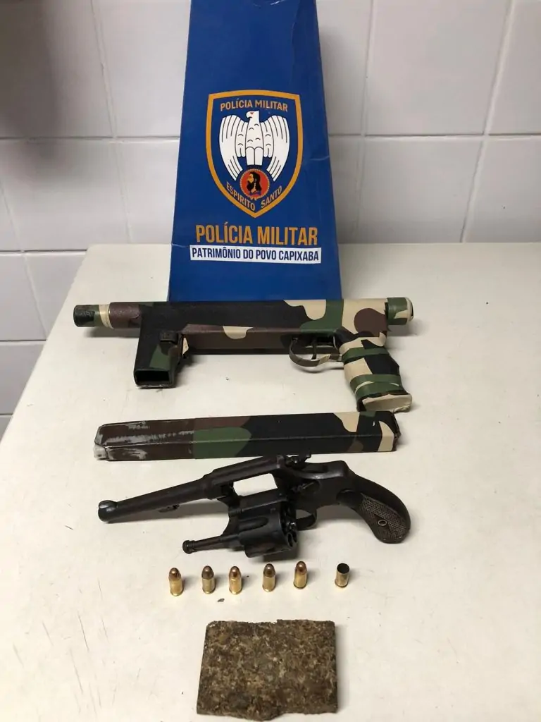 Polícia Militar apreende armas e grande quantidade de drogas na Serra