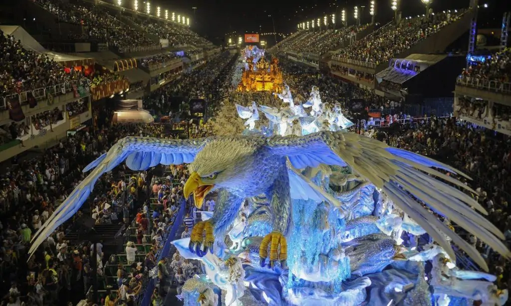 Ex-assessor de Cariacica vendeu ingressos falsos para carnaval capixaba e carioca Ex-assessor de Cariacica vendeu ingressos falsos para carnaval capixaba e carioca