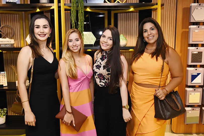 Coquetel reúne designers e arquitetos para inauguração em Vitória