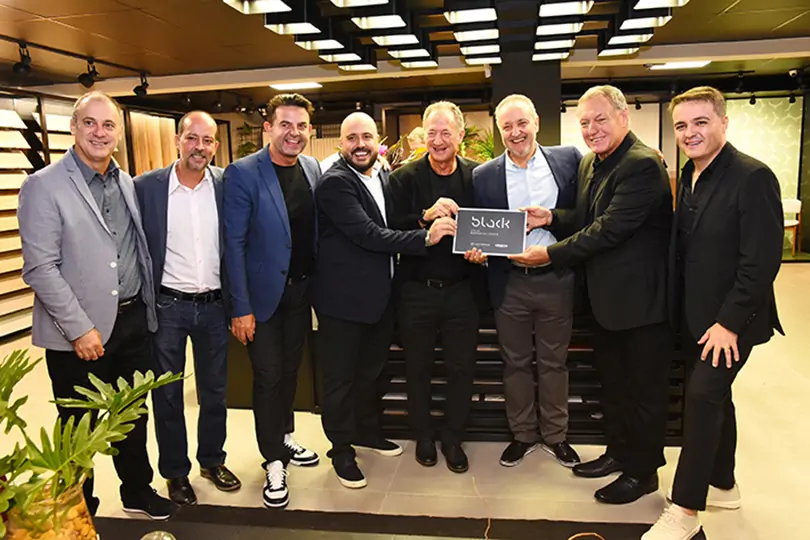Coquetel reúne designers e arquitetos para inauguração em Vitória