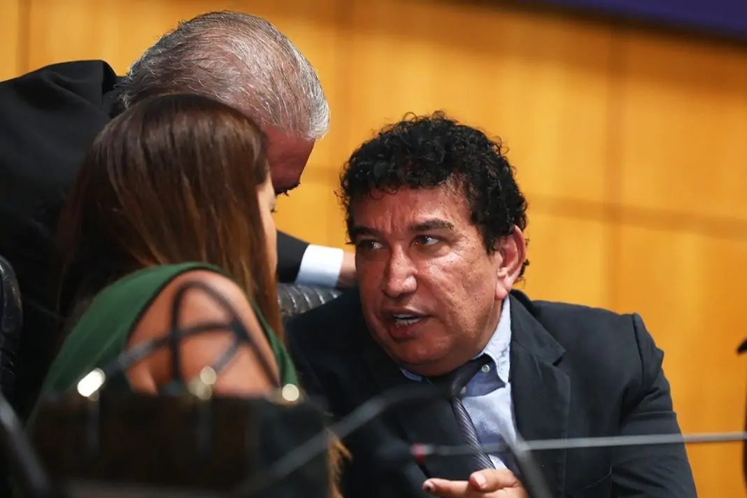 magno malta repudia decreto de segurança