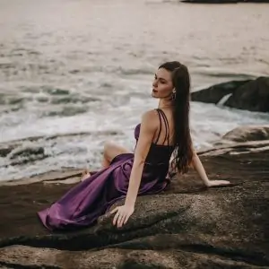 Cantora russa Ekaterina Bessmertnova lança o álbum “Contra os ventos e as marés”