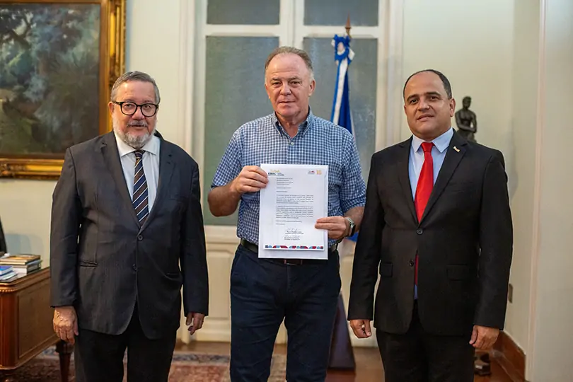 Homenagens em Fórum Educacional