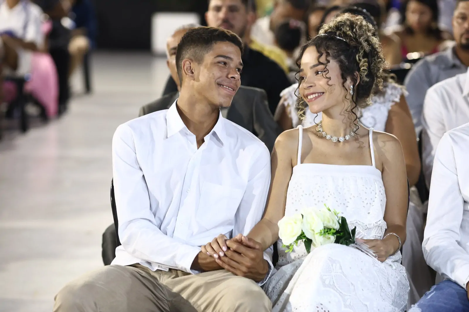 Casamento social realiza sonho de 20 casais durante feira de eventos em ...