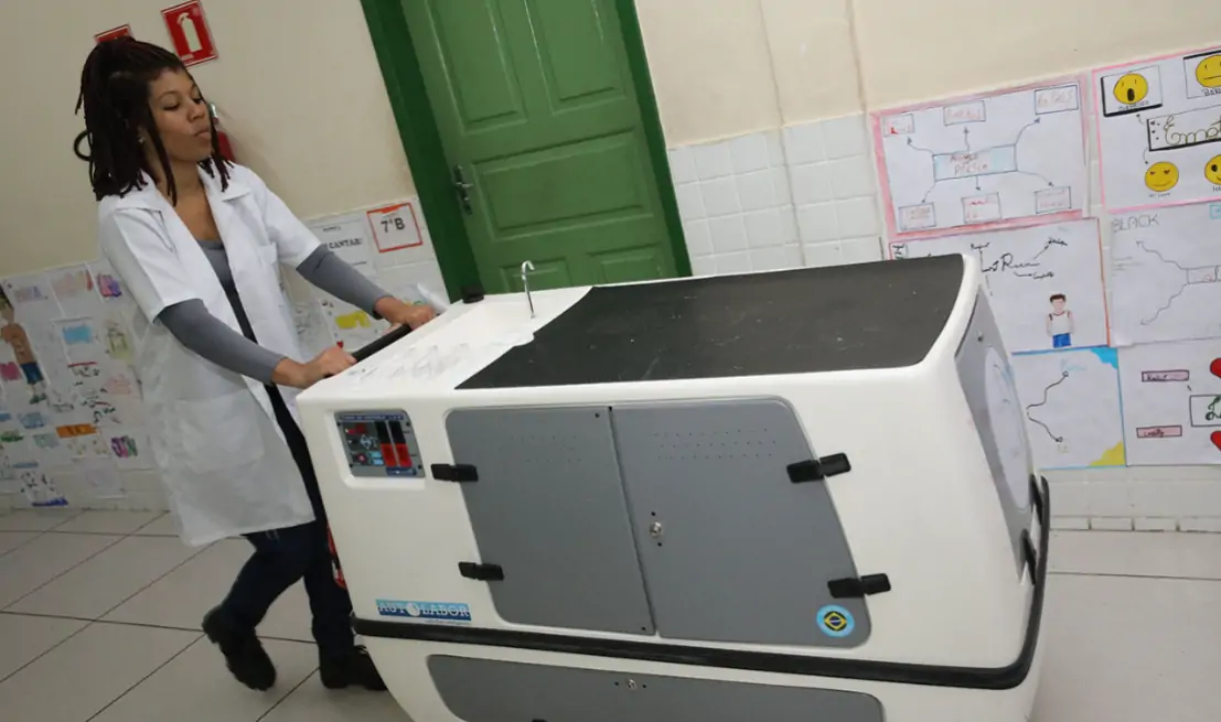 Educação sobre rodas: laboratório móvel leva conhecimento para estudantes de Cariacica