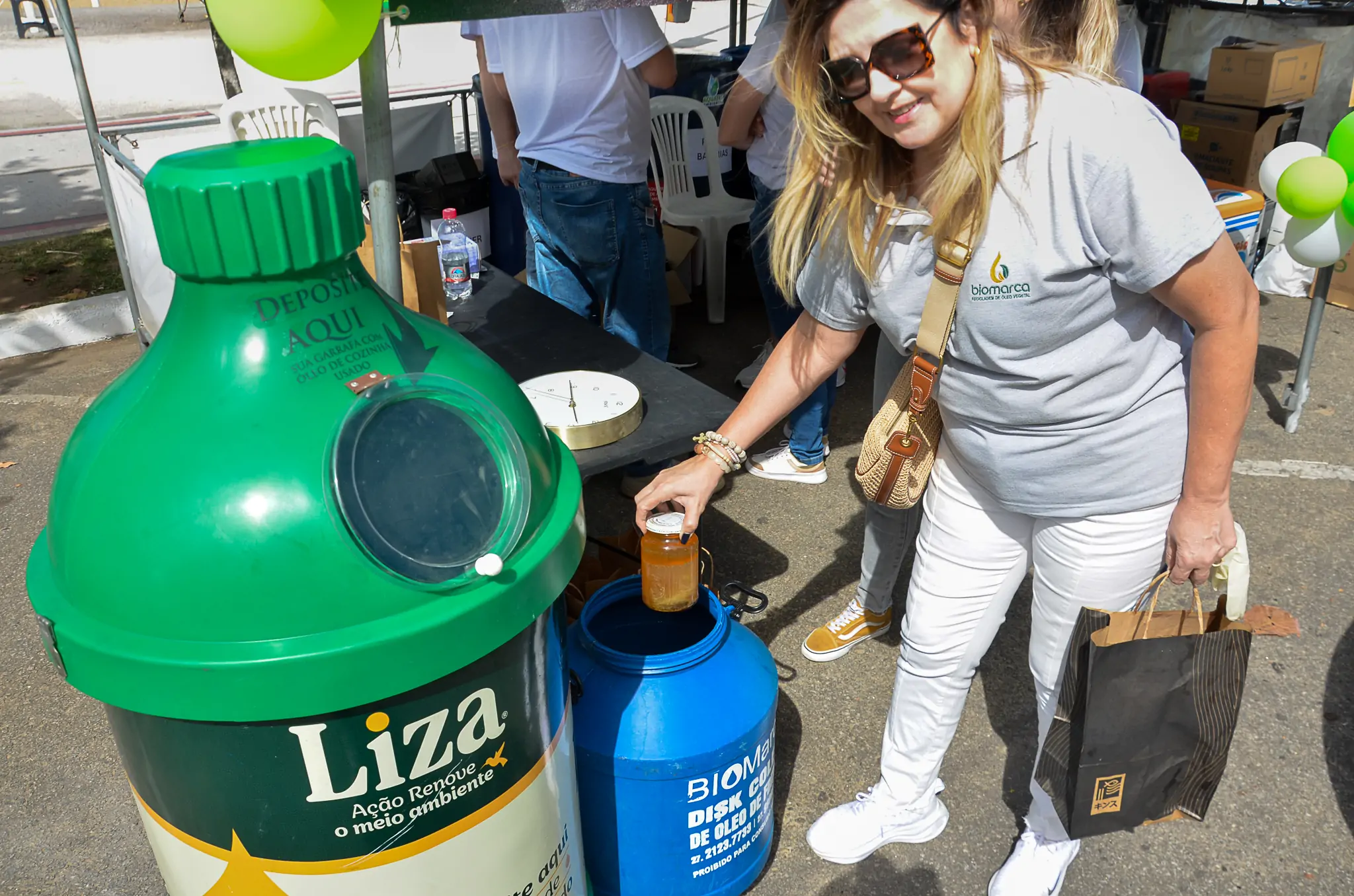 Drive Thru ambiental recolhe cerca de 2 toneladas de resíduos em Vitória