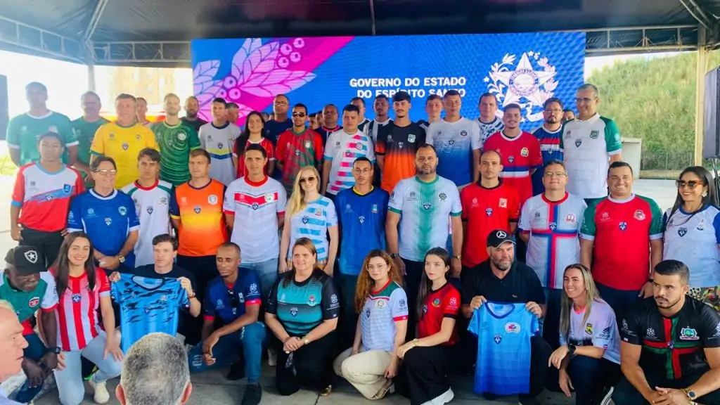 Equipes da Copa Sesport recebem materiais esportivos para a competição