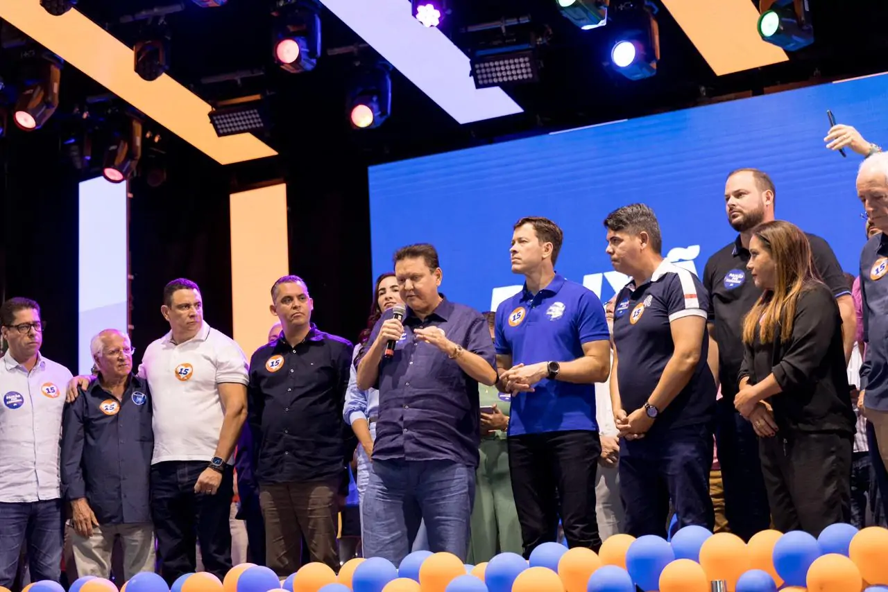 Euclério reúne multidão e confirma Shymenne Benevicto de Castro como vice