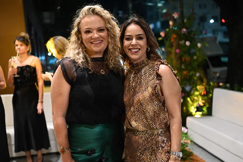 Noite iluminada na avenida Rio Branco