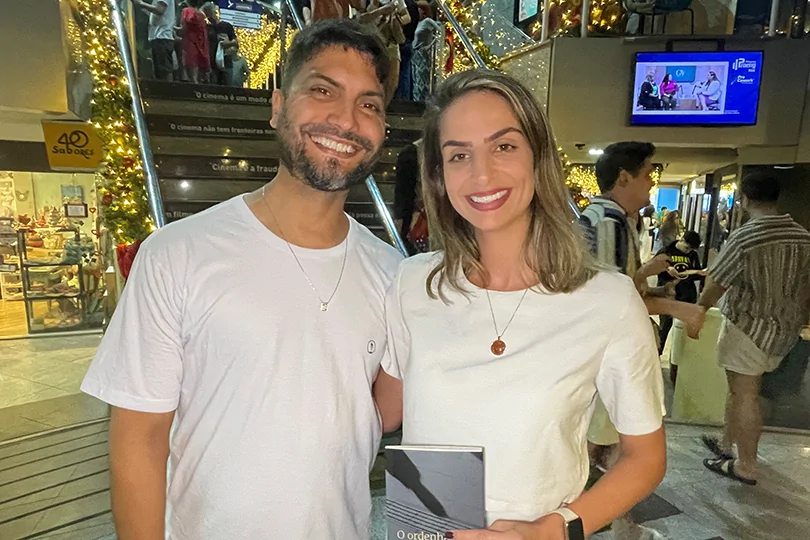 Alvarito Mendes Filho lança livro em sarau de música e poesia em Vitória