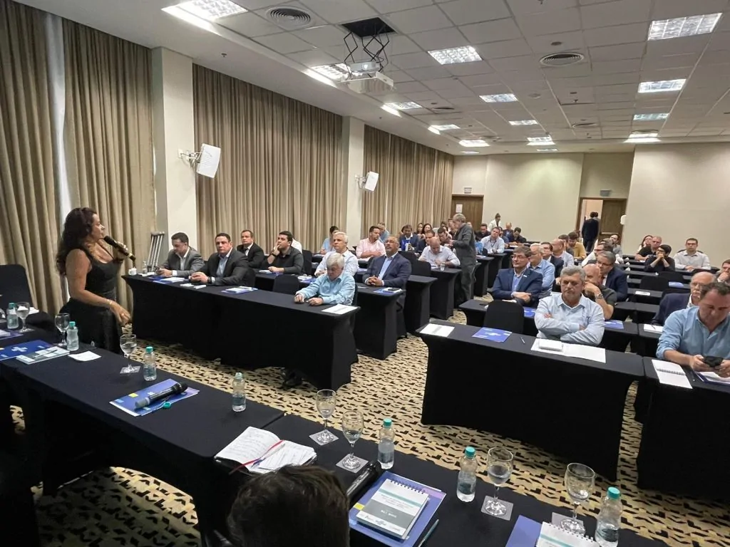 Impactos da reforma tributária nas micro e pequenas empresas são discutidos em Vitória