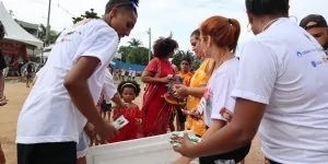 Papai Noel chega de helicóptero no "Natal Solidário" em São Torquato