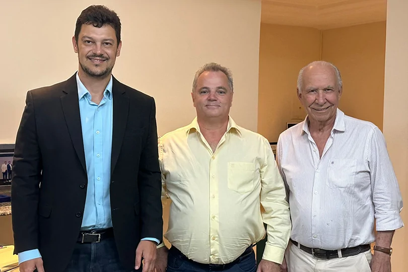Paixão pela educação e pelo xadrez Paixão pela educação e pelo xadrez