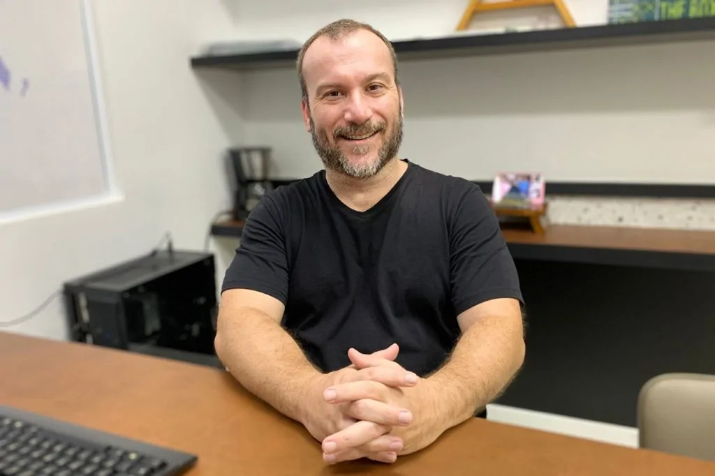 De office boy a um democratizador do ensino de inglês