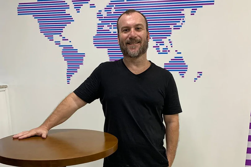 De office boy a um democratizador do ensino de inglês