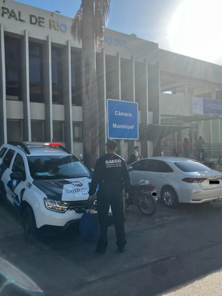 PF faz busca e apreensão na Câmara Municipal de Rio Novo do Sul