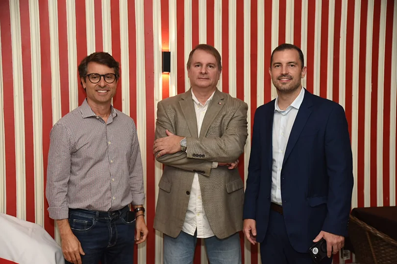 Jantar reúne empresários capixabas para networking e conexões internacionais Jantar reúne empresários capixabas para networking e conexões internacionais