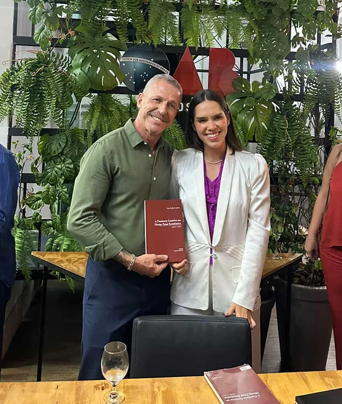 Escritor Anaximandro Amorim recebe convidado em noite literária no Centro