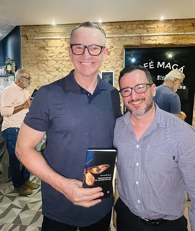 Escritor Anaximandro Amorim recebe convidado em noite literária no Centro