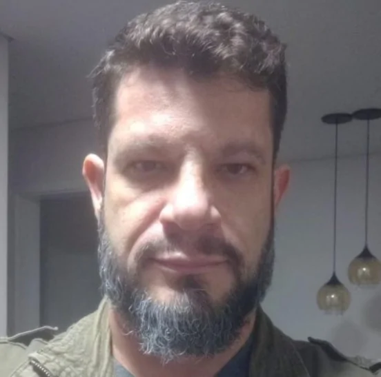 Presídio no ES tem banco com formato de suástica nazista