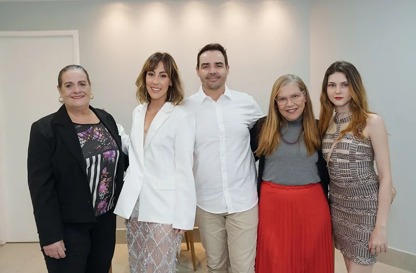 Lorena Vago e Elias Antônio oficializam união